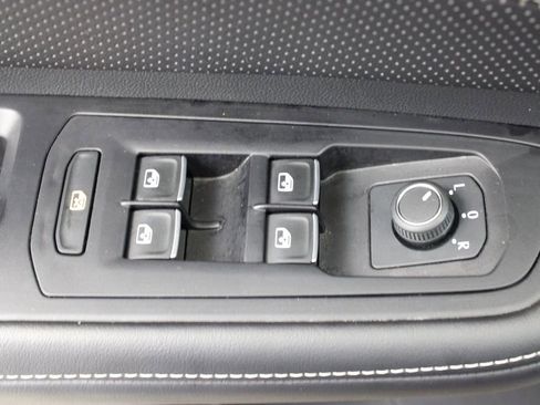 Certified 2024 Volkswagen Atlas SE FWD image 17