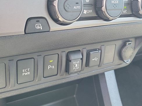 Used 2021 Toyota Tacoma SR5 image 32