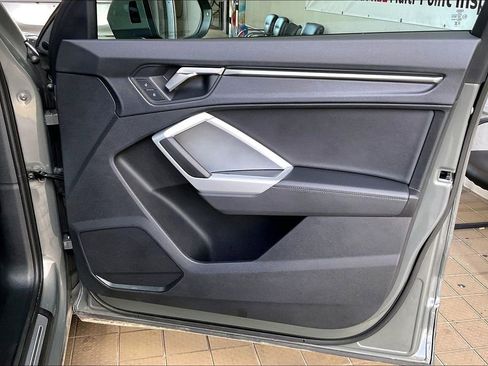 Used 2025 Audi Q3 2.0T Premium image 21