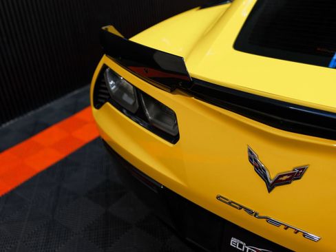 Used 2016 Chevrolet Corvette Z06 w/ 2LZ Preferred Equipment Group RWD image 26
