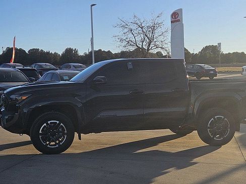 Used 2024 Toyota Tacoma TRD Sport image 21