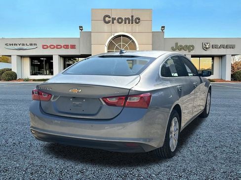 Used 2025 Chevrolet Malibu LT image 3