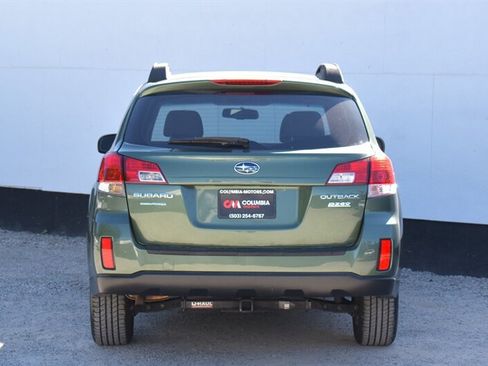 Used 2014 Subaru Outback 2.5i w/ Alloy Wheel Package AWD/4WD image 4