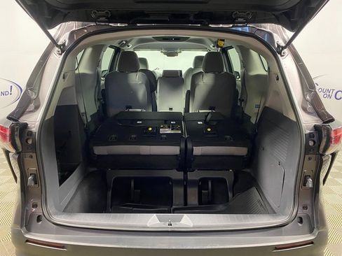Certified 2024 Toyota Sienna LE image 6