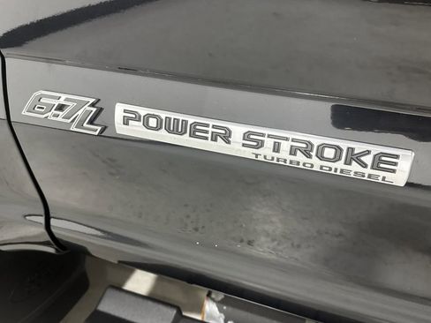 Used 2022 Ford F250 Lariat w/ Black Appearance Package image 32