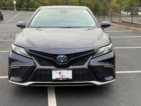 Used 2022 Toyota Camry XSE image 11