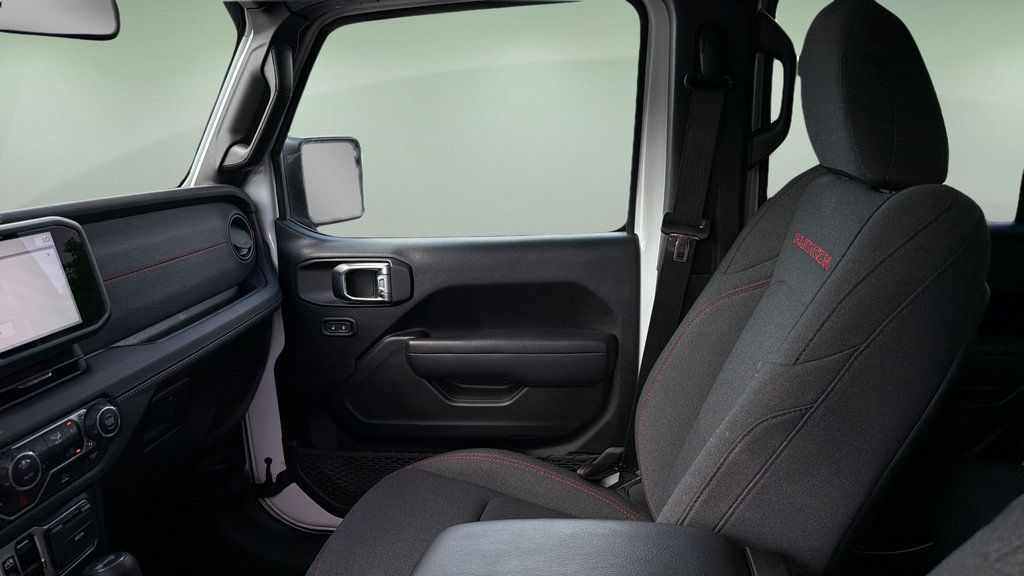 Used 2025 Jeep Wrangler Unlimited Rubicon AWD/4WD image 19