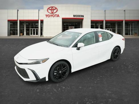 New 2026 Toyota Camry SE image 1