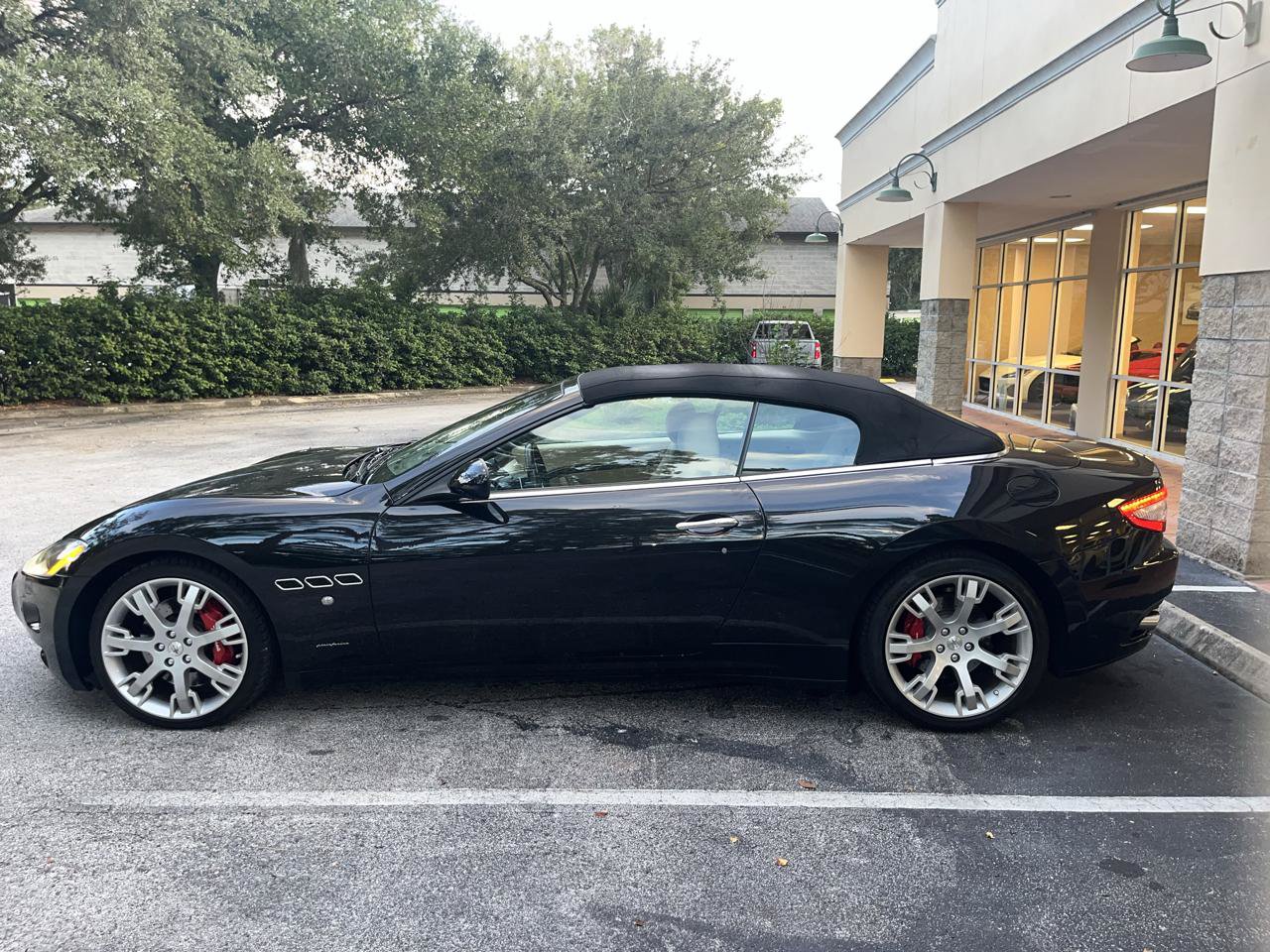 Used 2012 Maserati GranTurismo Convertible RWD image 23