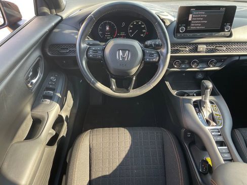 Used 2024 Honda HR-V Sport image 2