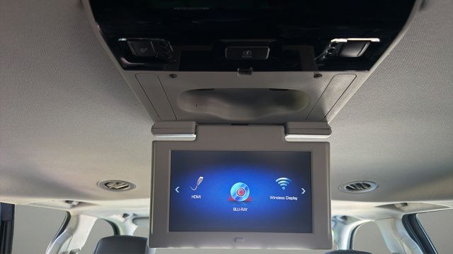 Used 2020 Cadillac Escalade ESV Premium Luxury w/ Escalade Sport Edition AWD/4WD image 17
