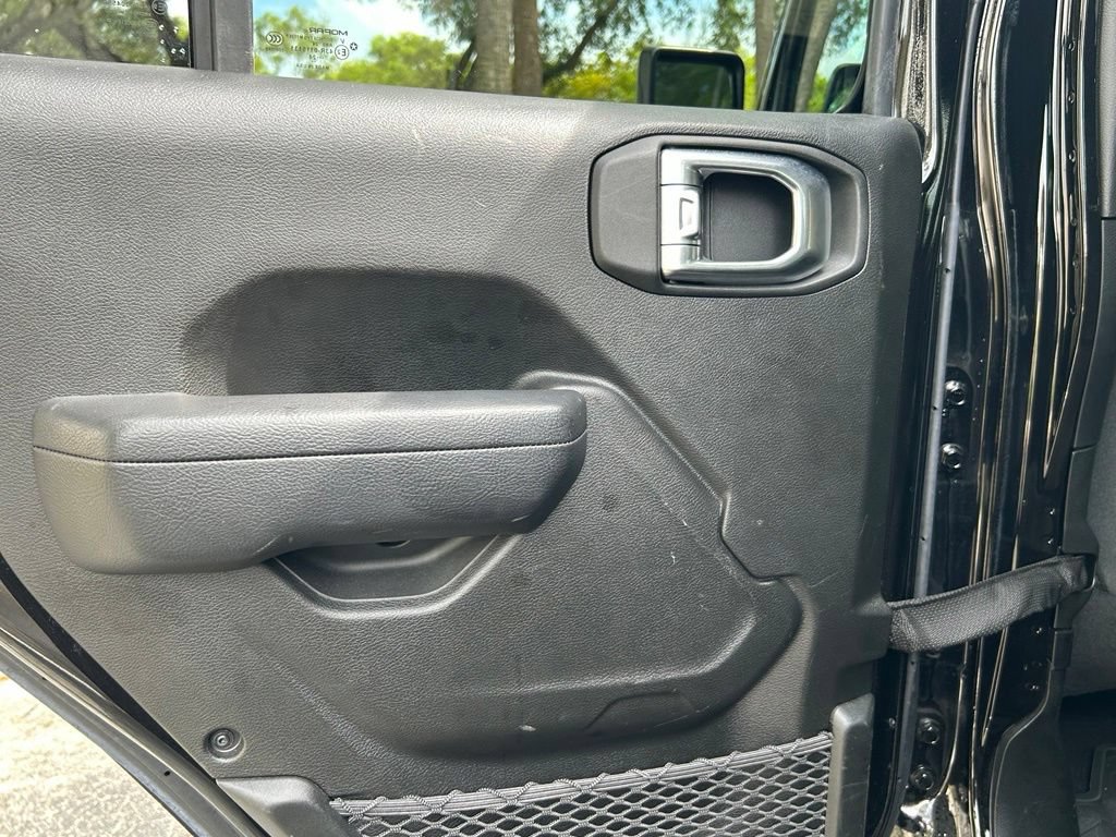Certified 2024 Jeep Gladiator Sport AWD/4WD image 40
