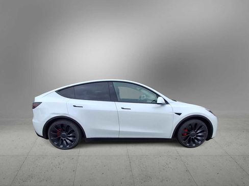 Used 2022 Tesla Model Y Performance image 9