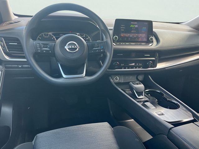 Used 2023 Nissan Rogue SV FWD image 16