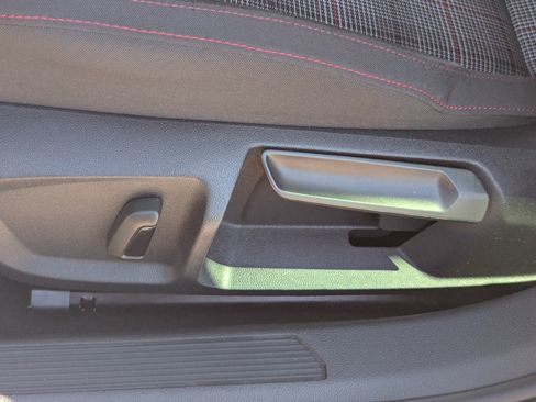 Used 2024 Volkswagen GTI SE w/ MDO Package image 22