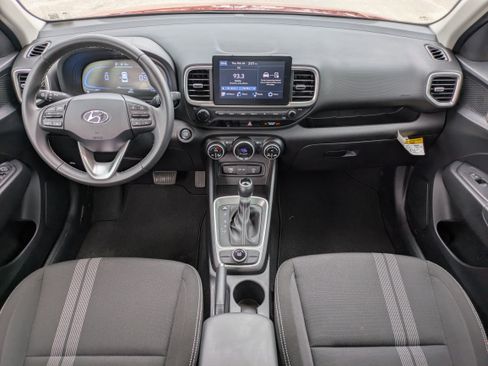 Certified 2025 Hyundai Venue SEL image 13