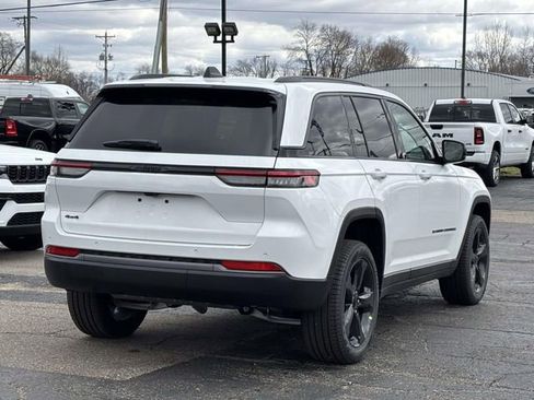 New 2026 Jeep Grand Cherokee Limited w/ Limited Altitude Package AWD/4WD image 33