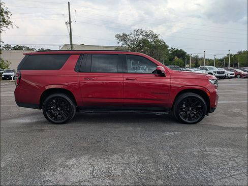 Used 2021 Chevrolet Suburban RST AWD/4WD image 3