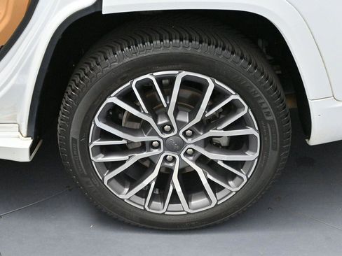 Used 2021 Jeep Grand Cherokee L Summit AWD/4WD image 35