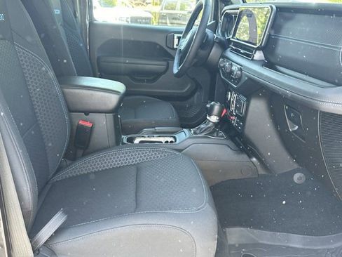 Used 2024 Jeep Wrangler Unlimited Rubicon 4xe w/ Technology Group image 17