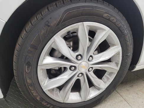 Used 2025 Chevrolet Malibu LT image 31