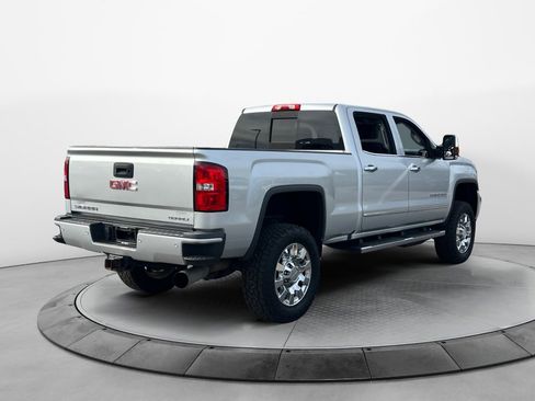 Used 2018 GMC Sierra 2500 Denali w/ Duramax Plus Package image 7