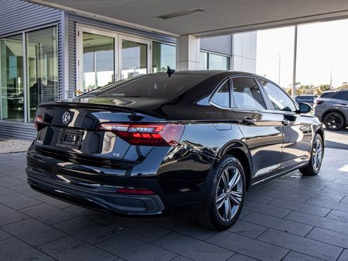 Used 2022 Volkswagen Jetta SE image 18