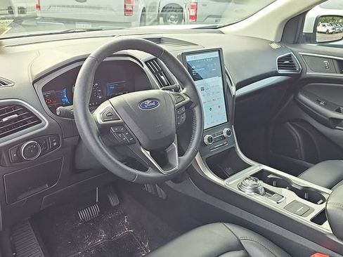 Used 2024 Ford Edge SEL w/ Convenience Package AWD/4WD image 11
