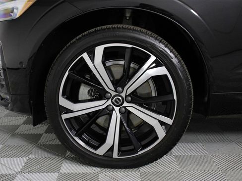 Certified 2023 Volvo XC60 B6 Ultimate w/ Protection Package Premier image 28