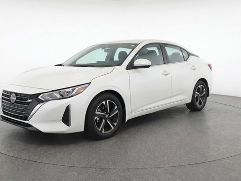 Used 2025 Nissan Sentra SV image 3