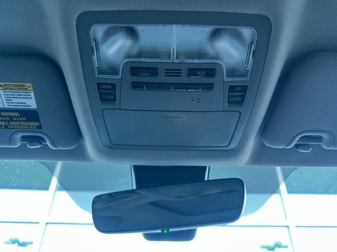 Used 2019 Toyota Highlander XLE image 25