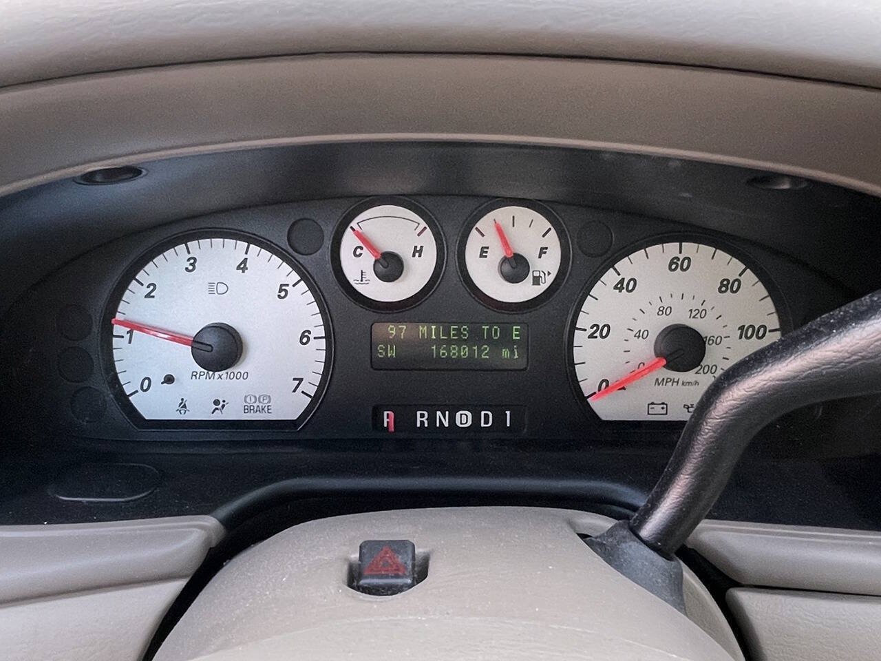 Used 2005 Ford Taurus SEL FWD image 14