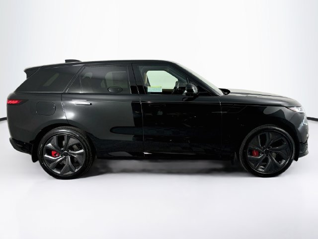 New 2027 Land Rover Range Rover Sport Dynamic SE AWD/4WD image 4