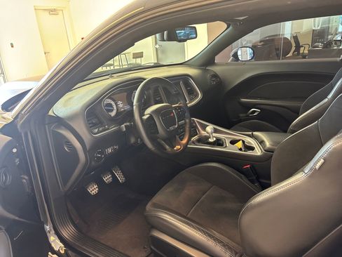 Used 2019 Dodge Challenger R/T Scat Pack w/ T/A Package RWD image 11