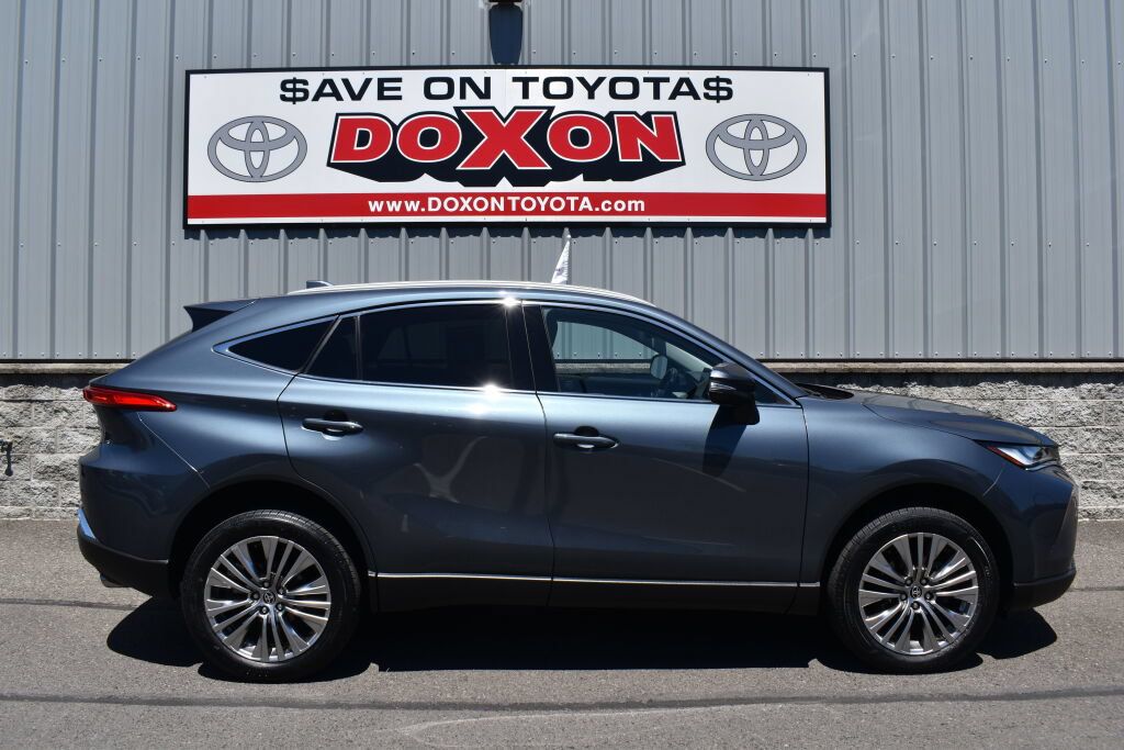 Certified 2024 Toyota Venza XLE AWD/4WD image 8