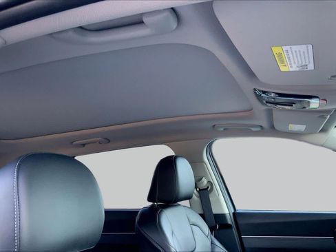 Used 2023 Kia Sorento S w/ Panoramic Sunroof Package FWD image 13