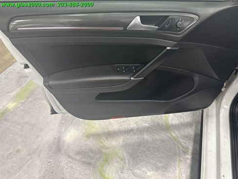 Used 2018 Volkswagen GTI SE w/ SE Leather Package image 25