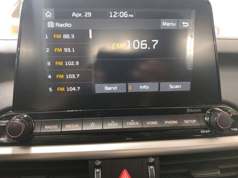 Used 2020 Kia Forte LXS FWD image 25