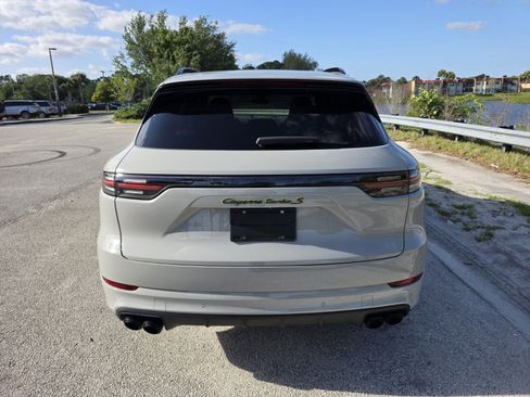 Used 2021 Porsche Cayenne Turbo S image 6