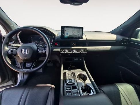 Used 2025 Honda Pilot Black Edition image 10