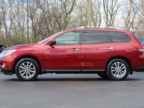 Used 2016 Nissan Pathfinder SV image 4