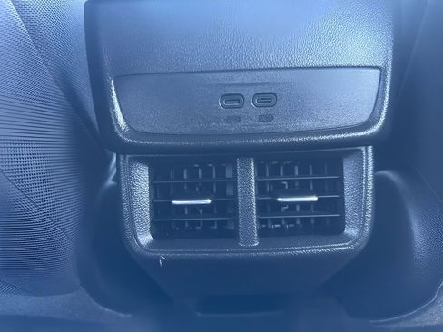 Used 2026 Chevrolet Equinox LT FWD image 11