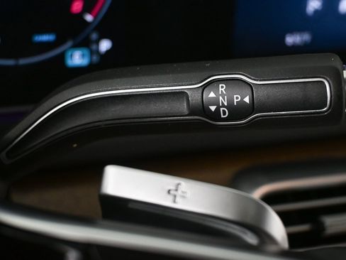 Used 2025 Mercedes-Benz GLE 350 4MATIC image 15