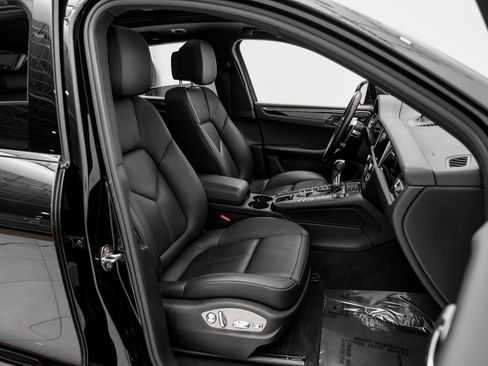 Used 2020 Porsche Macan S image 30