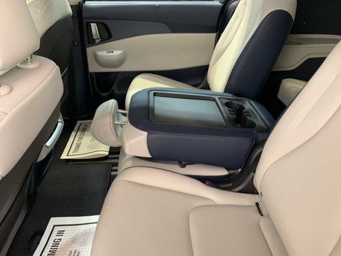 New 2026 Kia Carnival EX image 5