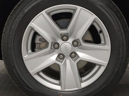 Used 2022 Jeep Compass Latitude image 31