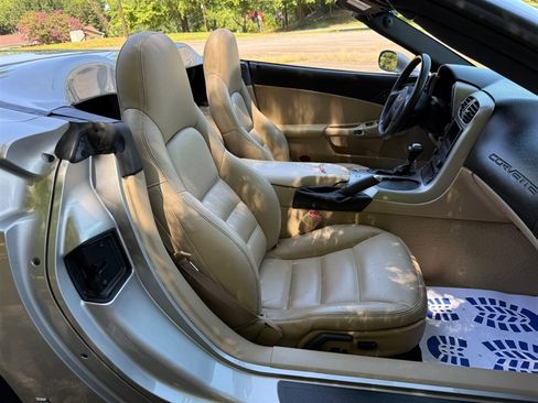Used 2005 Chevrolet Corvette Convertible w/ Preferred Equipment Group RWD image 60