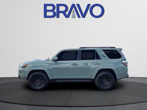 Used 2022 Toyota 4Runner TRD Off-Road Premium w/ Moonroof Package AWD/4WD image 6
