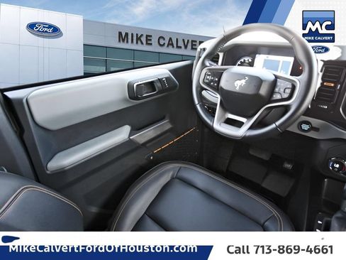 Used 2023 Ford Bronco Badlands AWD/4WD image 6