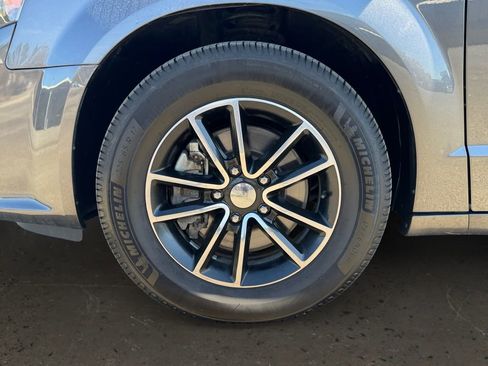 Used 2018 Dodge Grand Caravan GT image 10